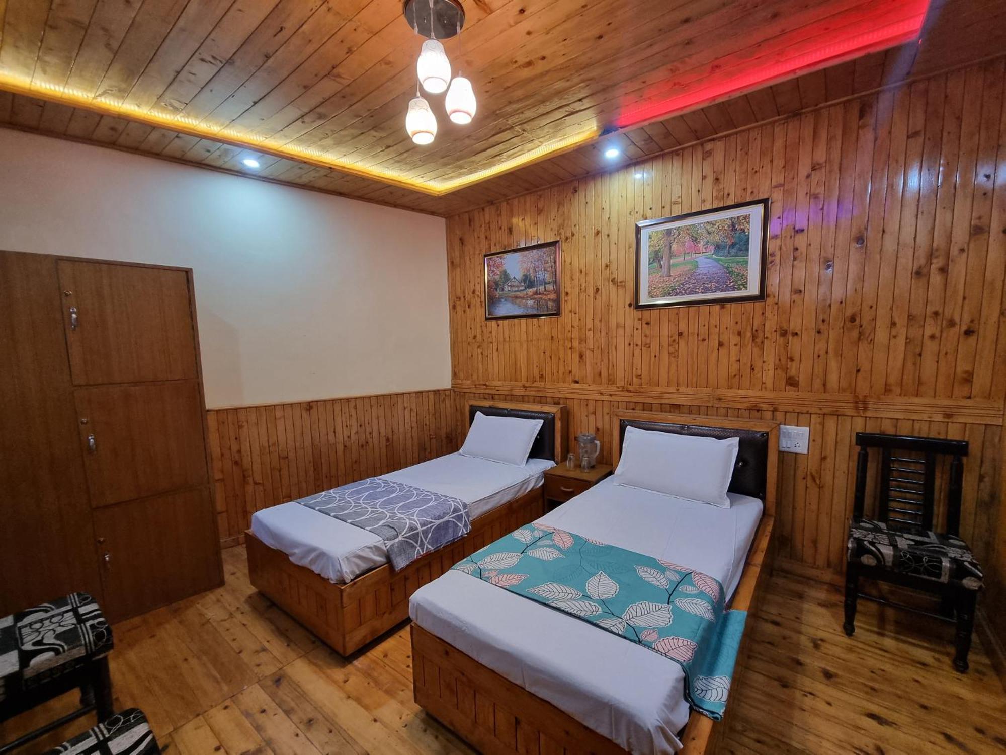 Forest Vibes Kalatop-Rooms And Restaurant Dalhousie Bagian luar foto